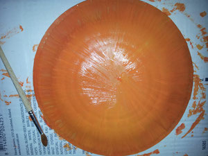 peindre l'assiette ici en orange