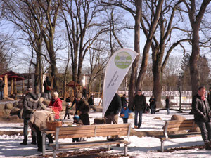 Die Osterhasen-Zentrale auf dem Spielplatz