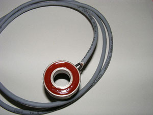 Elettromagnete, solenoide resinato e cablato - Electromagnet, resin-coated and wired solenoid.