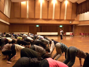 圧巻の47人クマさん歩き!!!ちょっと怖い汗
