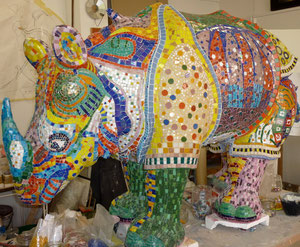 Fertige Nashorn-Skulptur