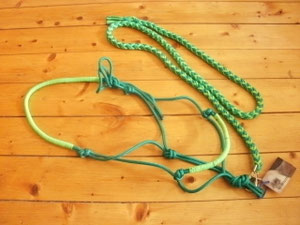 Knotenhalfter mit Umwickelung am Nacken und Nasenteil in neongrün,grasgrün mit Strick