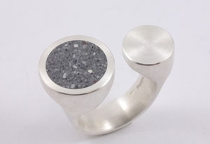 Silberring mit Betoninlay