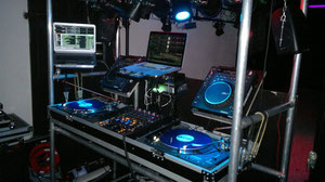 DJ Pult von hinten