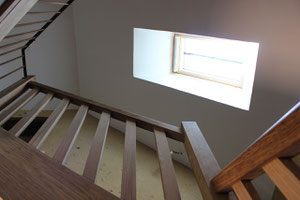 Rampe d'escalier en chêne et balustrade palier en acier (photo)