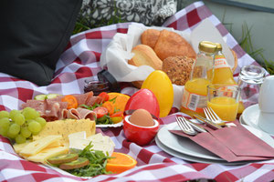 Picknickzeit Frühstück im Abbenroder Mühlencafé