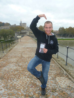 sur le pont d avignon on y danse, on y danse... (envoi de Jojo le 15/11)