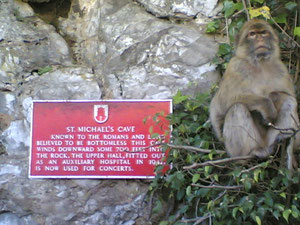 "Portier" bij St. Michael´s Cave