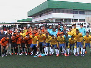 El 1r partido fue contra la Selección de Brasil y resultó una dura y sana pugna de Guerreros.