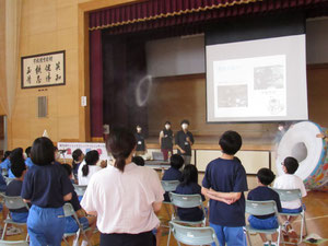 「出前科学授業」の様子