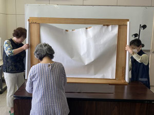 おはなしと影絵劇の会　野の花　大切な大道具　木枠