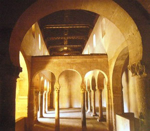 Interior de San Miguel de Escalada (León) S.X