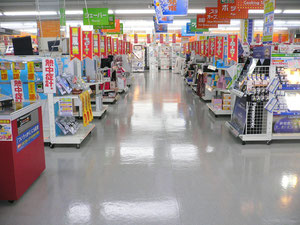 電気量販店 床面清掃後