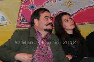 Incontro poetico con Poeti D'Azione 24 marzo 2012. Nella foto con il poeta Giuseppe Cataldi