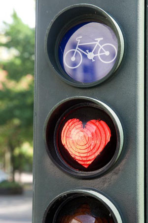 Traffic signal for cyclists at Kastanienallee