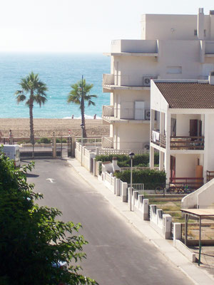 de la terrasse vers la mer