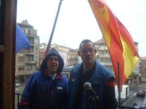 Izado de bandera en el ayuntamiento de Haro