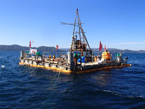 2012年には、福島県の猪苗代湖でボーリング調査が行われました。福島大学との共同プロジェクトです