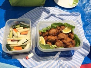 恒例の1品持ち寄り から揚げ・浅漬け