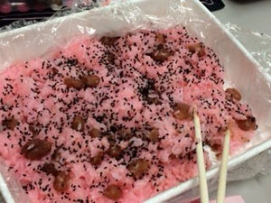 Kさんのお得意料理 北海道の甘いお赤飯 とってもおいしいです!