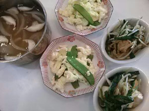 大阪兵庫で家事代行サービスの食事作りの朝食でほうれん草のだし巻