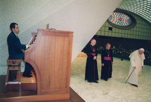 Sala Nervi (Aula Paolo VI) Vatican, with pope John Paul II