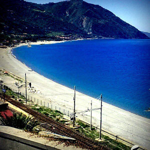 spiaggia sotto la Stazione