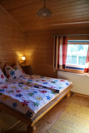 Schlafzimmer Nr1 mit Doppelbett