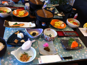 もりだくさんの朝食^^色々おしゃべりしながらゆっくりたくさん食べました