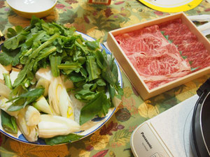 贈られてきた富山の美味しい和牛。。シモニダネギと一緒に