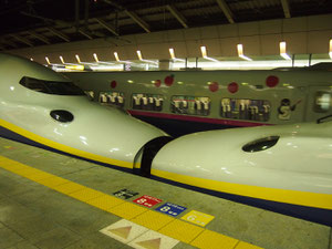 東京駅にて らぶらぶな電車です^^
