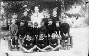 ¤ "A mes chers petits élèves  - Passirac le 11 juin 1933 " photo signée par Mr Brouillet instituteur