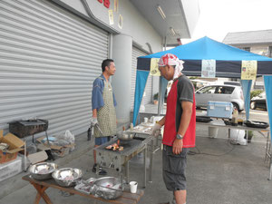 肉を焼いてます!