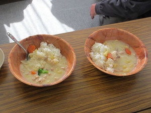 シチューの正しい食べ方はご飯にかける？