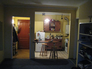 Unsere Küche und der Eingangsbereich