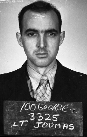 Certainement deux des dernières photos officielles prises de lui collection SHD Air Vincennes