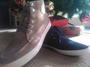 polacchina blu Fred Perry 123€ scontato 98€ polacchino beige F.P. 125€ scontato 100€