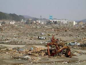 私は震災直後道なき道を車で走り、広田で待つ住民の生活物資を求め奥州市を往復。