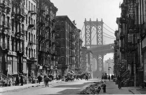 Berenice Abbott "Pike and Henry Street", New York 1936    © Berenice Abbott/Commerce Graphics