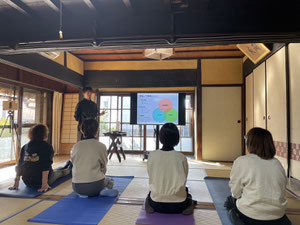睡眠は、健康、美容、運動パフォーマンス向上など様々な事象と関係が深いことをセミナーで伝えています