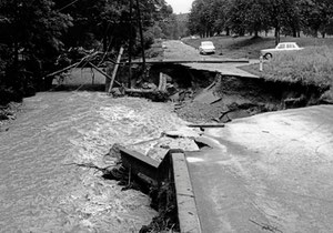 Luthern, Käserei Grünenboden Blick Richtung Hofstatt, Überschwemmung 24. Juli 1972, Strassenschaden  (UW 3)