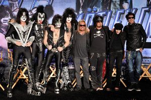 KISS MOTLEY CRUE