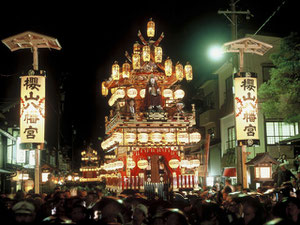 秋の高山祭「八幡祭」（はちまんまつり）