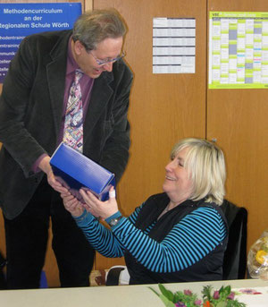 Frau Blessinger und Rektor Joachim Paul