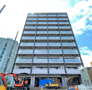 岡山市中心部にある10階建て新築マンション