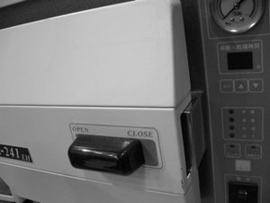 AUTOCLAVE/高圧蒸気滅菌器