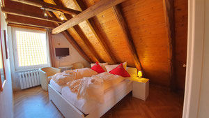 Doppelbettzimmer re