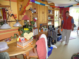Ein Willkommensgruß von Erika und Kalle - und unser Wohnzimmer füllt sich