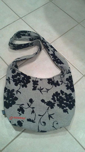 Have your own company logo stitched onto your own bag!