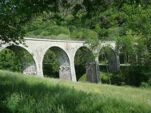 Le viaduc de Saint Prix (à 25 minutes à pied du gîte)